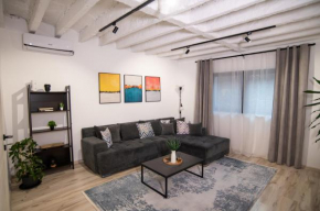 Style and Shine Sunrise Apartment